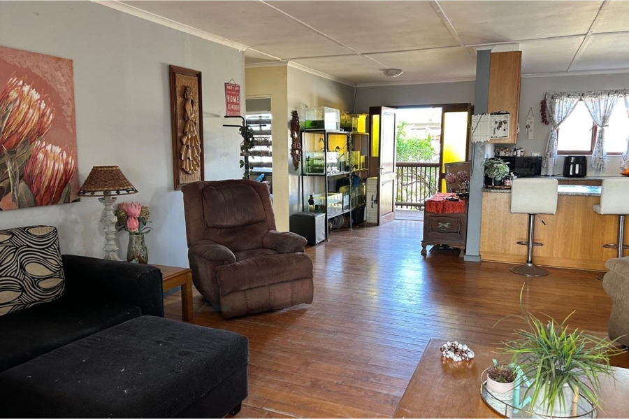 3 Bedroom Property for Sale in Sunrise On Sea Eastern Cape